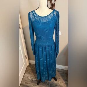 Chic Teal Lace Long Sleeve Dress
